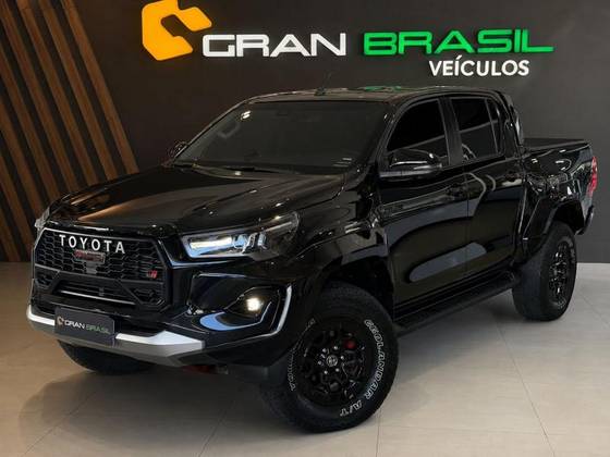 TOYOTA HILUX 2.8 D-4D TURBO DIESEL CD CONQUEST 4X4 AUTOMÁTICO TOYOTA HILUX 2.8 D-4D TURBO DIESEL CD CONQUEST 4X4 AUTOMÁTICO